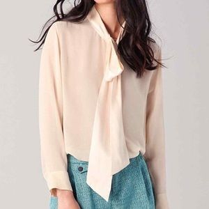 Equipment Meredyth Bow Collar Silk Blouse
